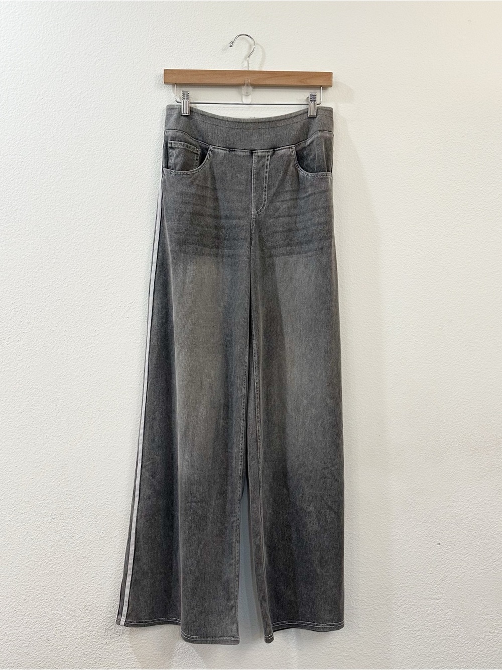 Halara Flex High Waisted Stripe Wide Leg Flowy Jeans Gray Size Medium - Picture 5 of 12